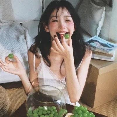 冰属性男子与酷酷女同事